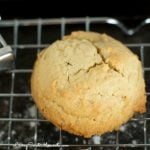 Easy Peanut Butter Cookies - these crumbly peanut butter cookies are super easy to make and perfect as a snack or dessert idea. These melt in your mouth yum